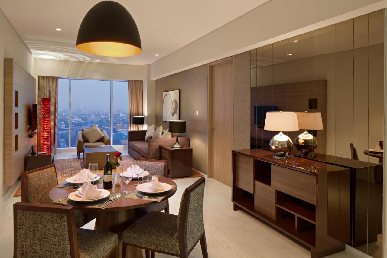Oakwood Hotel & Residence Surabaya Kültér fotó
